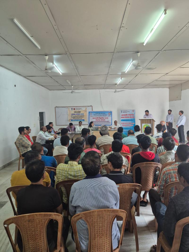 ESIC क्षेत्रीय कार्यालय, बद्दी द्वारा दिनांक 29.07.2025 को करनपाल सिंह , उप निदेशक की अध्यक्ष्ता में SPREE य़ोजना(Scheme to Promote Registration of Employers/Employees) के संबंध में जागरुकता शिविर का आयोजन Green Lam Industries, पंजेहरा, नालागढ़ (जिला सोलन) में किया गया।